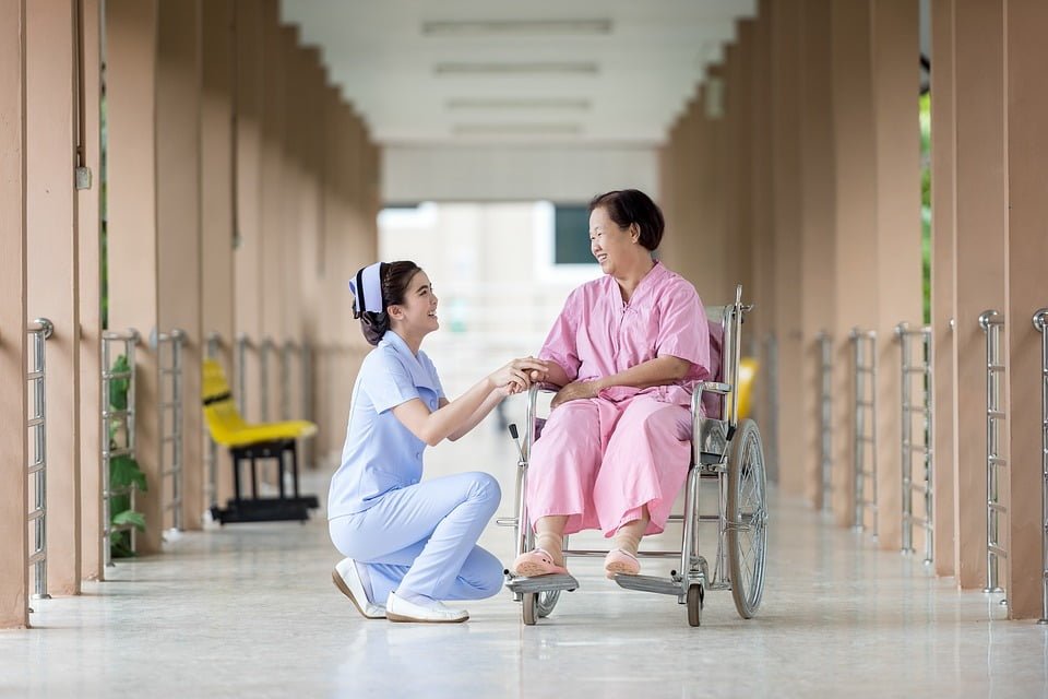 Contoh percakapan perawat dengan pasien di rumah sakit